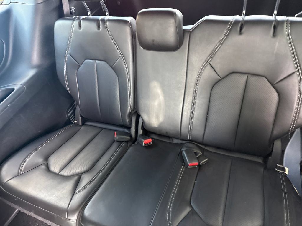 Used 2024 Chrysler Pacifica Touring-L w/ S Appearance Package FWD image 39