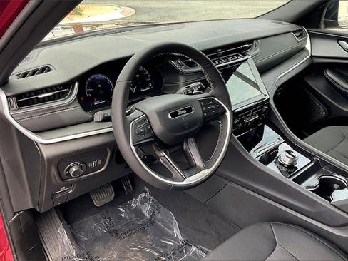 New 2025 Jeep Grand Cherokee L Laredo w/ Luxury Tech Group I image 6