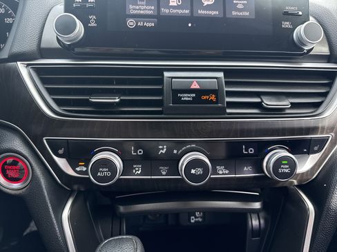 Certified 2018 Honda Accord EX image 28