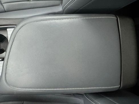 Used 2024 Buick Enclave Essence w/ Experience Buick Package FWD image 29
