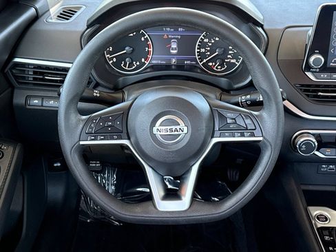 Used 2022 Nissan Altima 2.5 SV FWD image 21