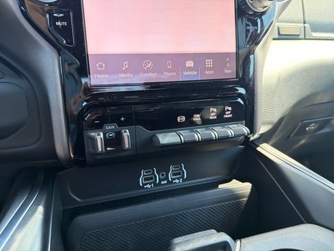 New 2026 RAM 3500 Big Horn AWD/4WD image 26