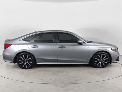 Used 2022 Honda Civic EX image 6