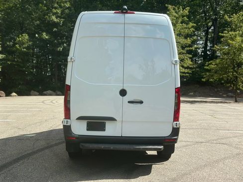 Used 2020 Mercedes-Benz Sprinter 2500 image 3