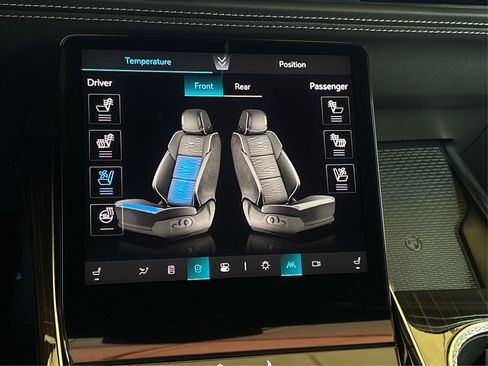 New 2026 Cadillac Escalade ESV Luxury AWD/4WD image 32