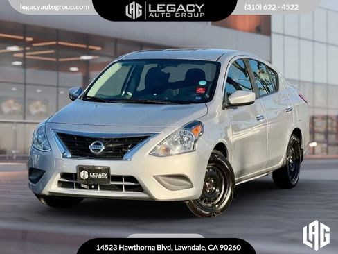 Used 2017 Nissan Versa SV image 1