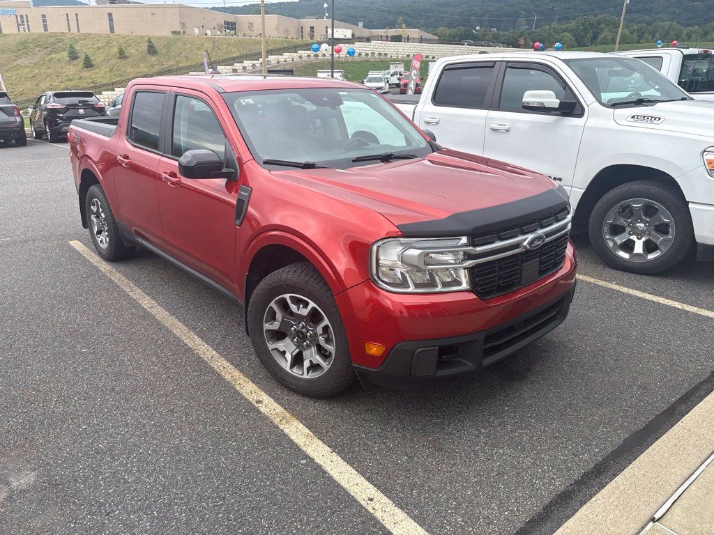 Used 2024 Ford Maverick Lariat w/ FX4 Off-Road Package AWD/4WD image 1