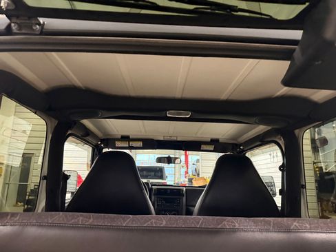 Used 2001 Jeep Wrangler Sport image 22