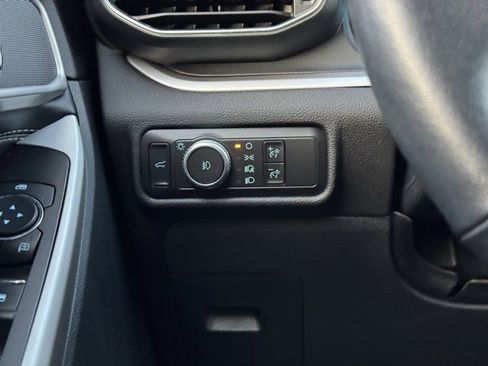 Certified 2022 Ford Explorer XLT w/ Equipment Group 202A image 35