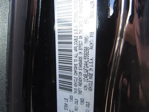 Used 2017 Jeep Wrangler Unlimited Rubicon w/ Connectivity Group image 5