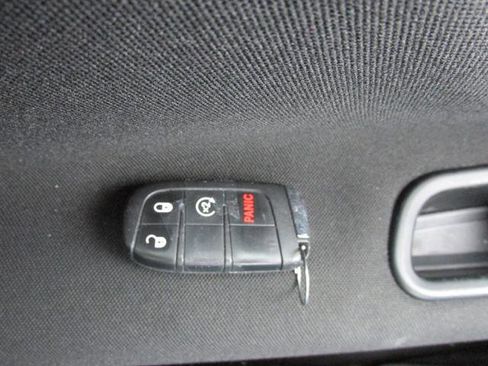 Used 2020 Jeep Renegade Sport w/ UConnect 7.0 Group image 17