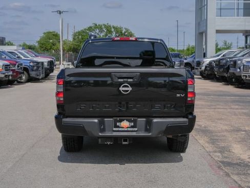 Used 2022 Nissan Frontier SV RWD image 8