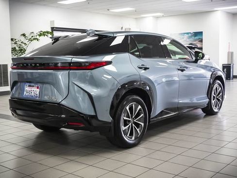 Certified 2023 Lexus RZ 450e Premium w/ Technology Package AWD/4WD image 6
