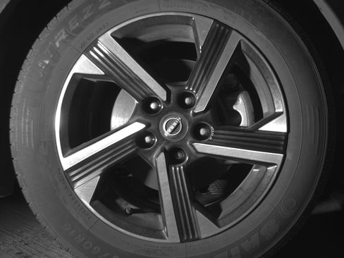 Used 2025 Nissan Sentra SV image 13