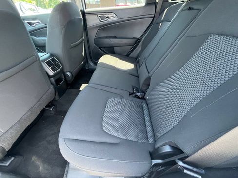 Used 2025 Kia Sportage LX FWD image 25
