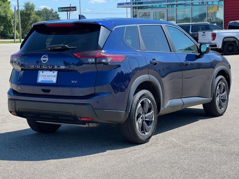 Used 2024 Nissan Rogue SV FWD image 8