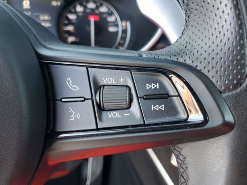 Used 2022 Alfa Romeo Stelvio Sprint image 25