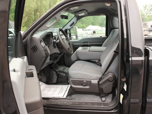 Used 2015 Ford F250 XL w/ Power Equipment Group AWD/4WD image 16