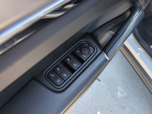 Used 2023 Porsche Cayenne Platinum Edition AWD/4WD image 15