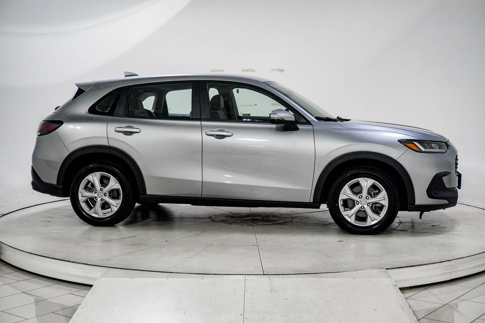 Used 2024 Honda HR-V LX image 9