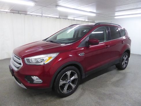 Used 2017 Ford Escape SE w/ SE Leather Comfort Package image 3