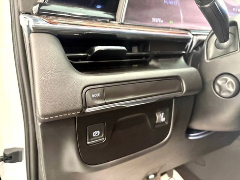 Used 2023 Cadillac Escalade Premium Luxury image 10