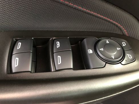 Used 2023 Chevrolet TrailBlazer RS w/ Sun and Liftgate Package image 39