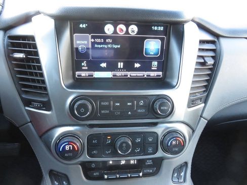 Used 2015 Chevrolet Suburban LT AWD/4WD image 17