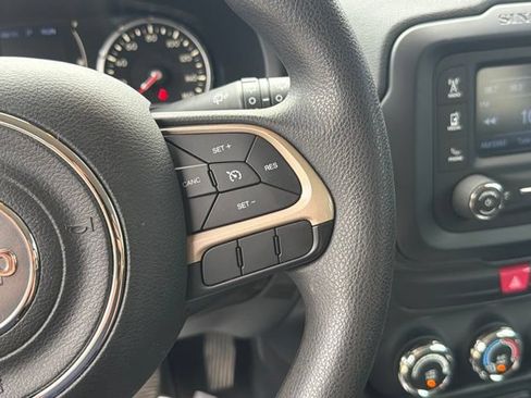 Used 2016 Jeep Renegade Sport w/ Power & Air Group FWD image 27