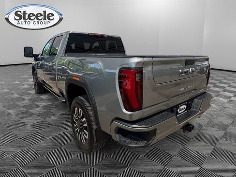 Used 2024 GMC Sierra 3500 Denali Ultimate AWD/4WD image 3
