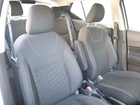 Used 2022 Nissan Kicks S image 46