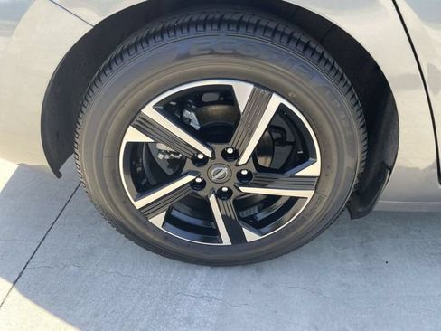 Used 2024 Nissan Sentra SV FWD image 31