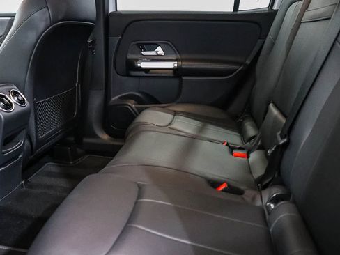 Used 2022 Mercedes-Benz GLB 250 4MATIC image 18