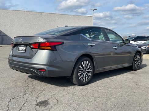 Used 2024 Nissan Altima 2.5 SV image 7
