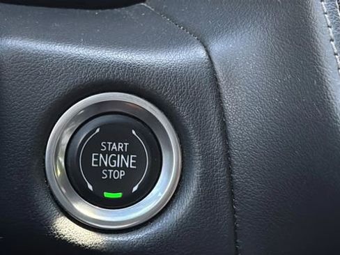 Used 2021 Chevrolet Suburban LT AWD/4WD image 26
