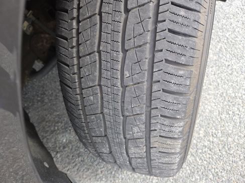 Used 2021 Cadillac Escalade Premium Luxury AWD/4WD image 14