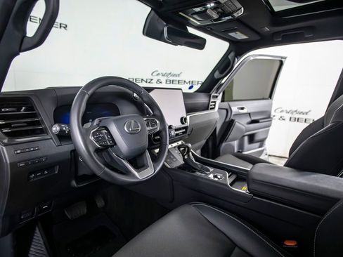 Used 2024 Lexus GX 550 w/ Accessory Package (31) AWD/4WD image 23