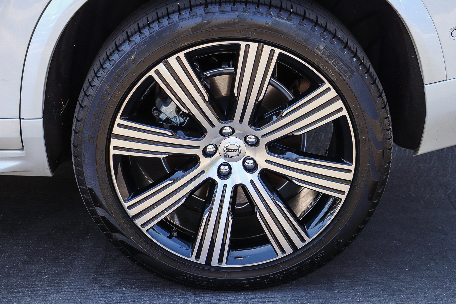 Used 2023 Volvo XC90 T8 Plus AWD/4WD image 12