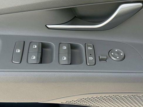 Used 2023 Hyundai Elantra SEL w/ Convenience Package FWD image 16