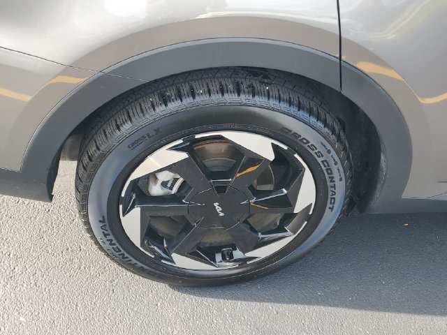 Certified 2026 Kia Sorento EX AWD/4WD image 5