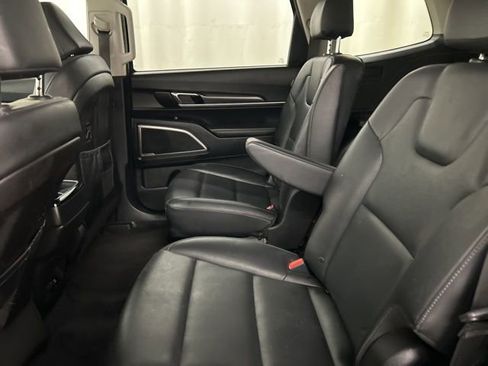 Used 2025 Kia Telluride S AWD/4WD image 28