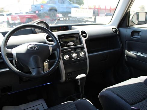 Used 2005 Scion xB image 16