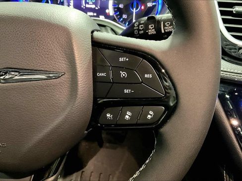 Used 2024 Chrysler Pacifica Limited w/ Uconnect Theater Family Group AWD/4WD image 25