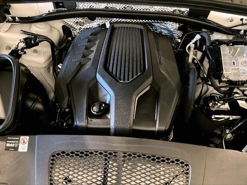Used 2025 Porsche Macan image 34