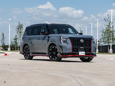 Used 2026 Nissan Armada NISMO AWD/4WD image 2