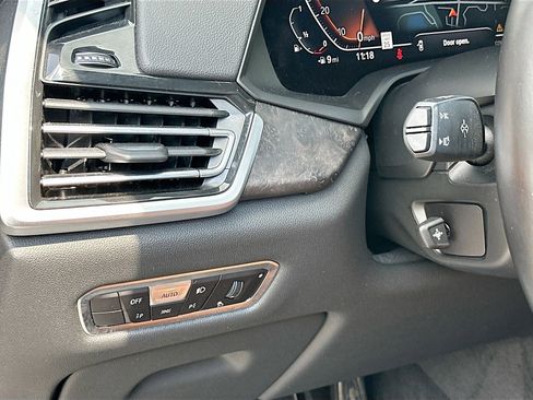 Used 2022 BMW X5 xDrive40i w/ M Sport Package image 10