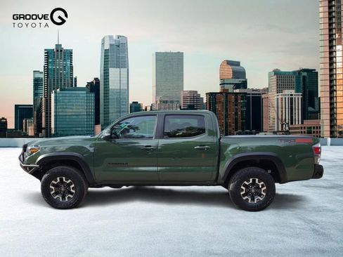 Used 2022 Toyota Tacoma TRD Off-Road AWD/4WD image 2