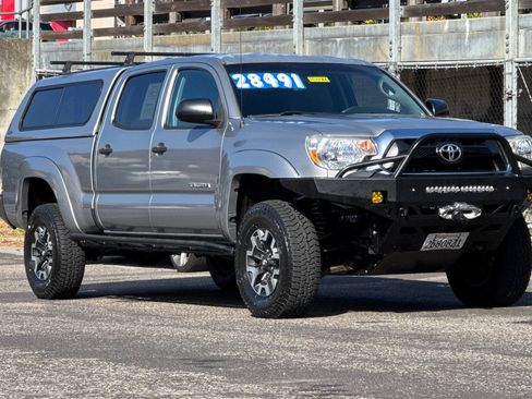 Used 2014 Toyota Tacoma 4x4 Double Cab w/ SR5 Package image 2