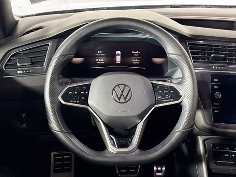 Certified 2023 Volkswagen Tiguan SE R-Line image 13