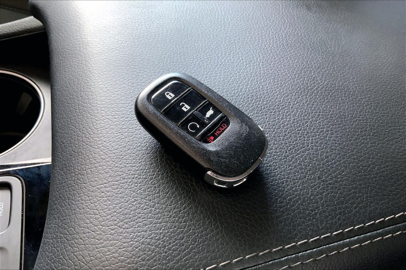 Used 2025 Honda Pilot EX-L image 15